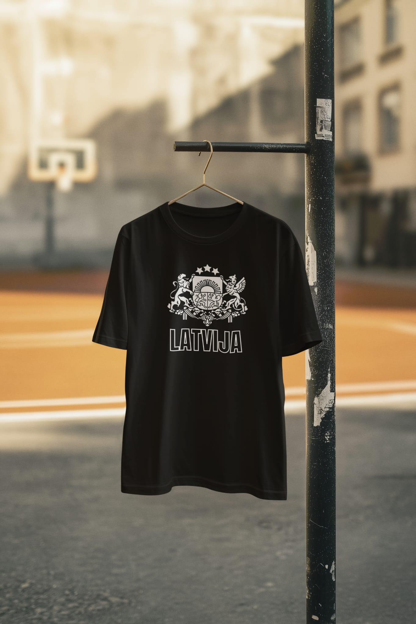 Latvijas Fanu T-krekls - Balts Ģērbonis