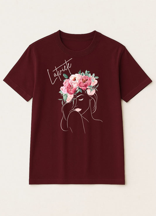 Meitene ar ziedu kroni