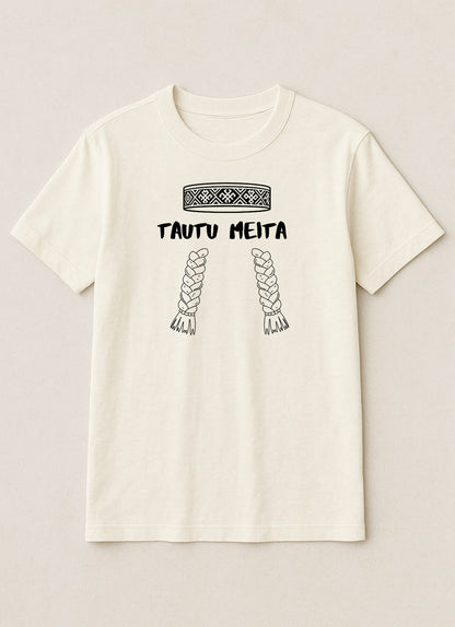 Tautu meita ar bizitem